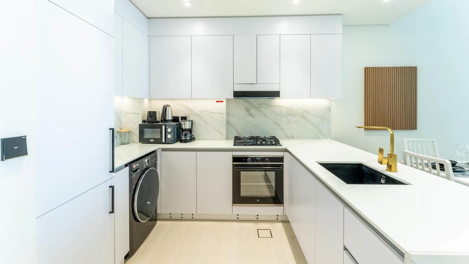 Apartment Fam Living Minimalist 1Br Gem In Binghatti Amber Dubai
