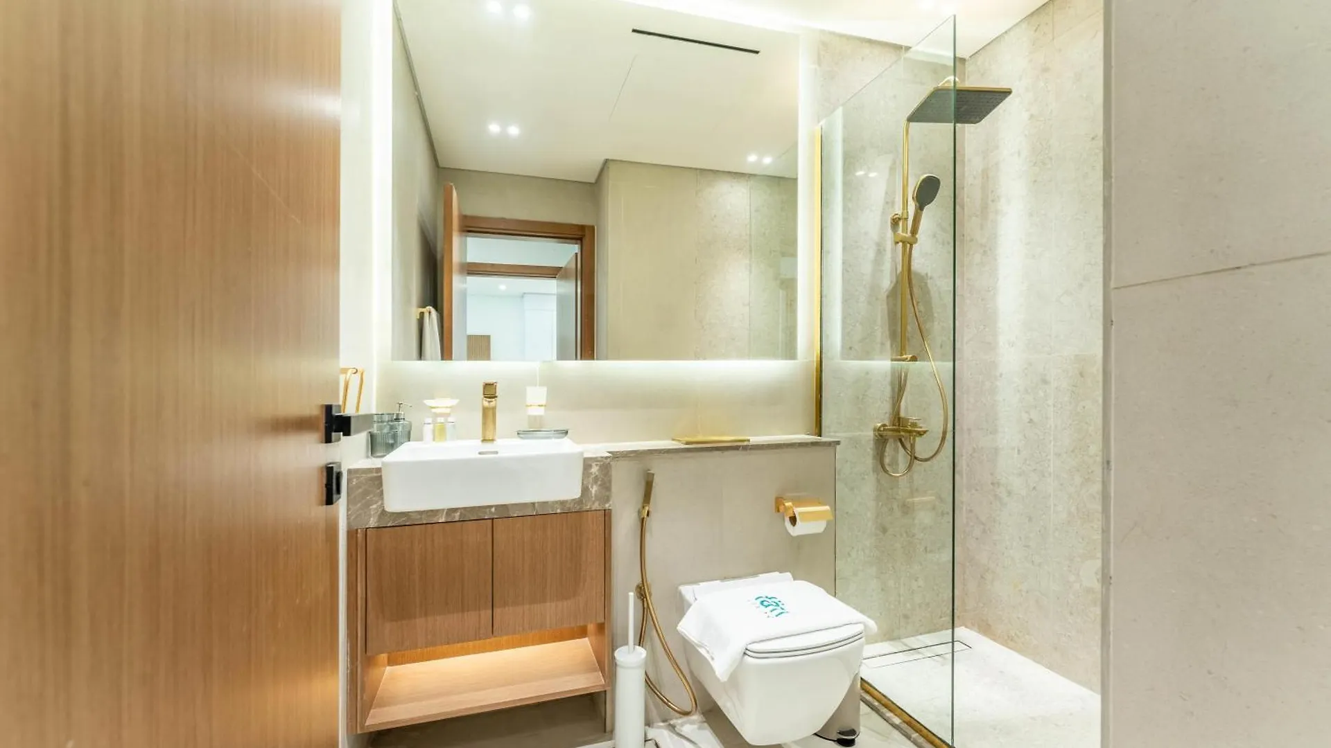 Fam Living Minimalist 1Br Gem In Binghatti Amber Dubai United Arab Emirates