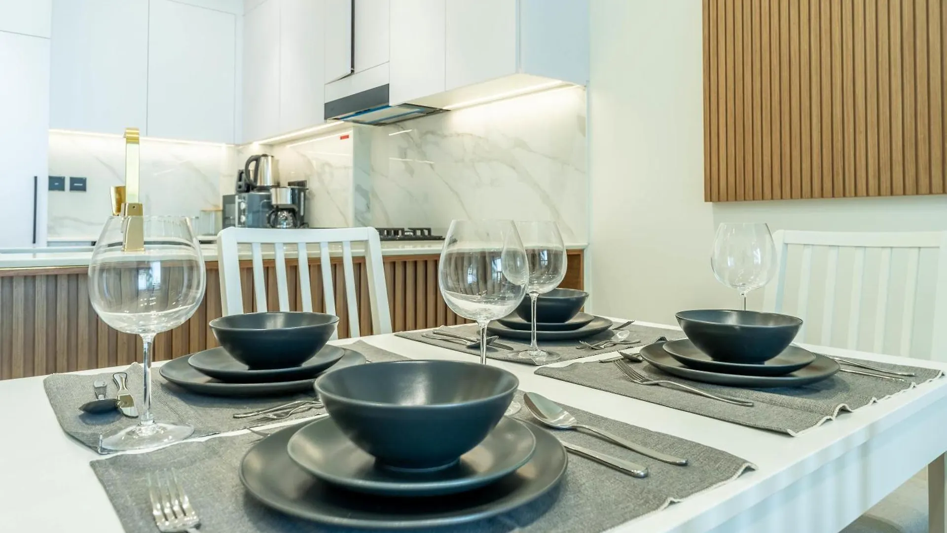Fam Living Minimalist 1Br Gem In Binghatti Amber Dubai